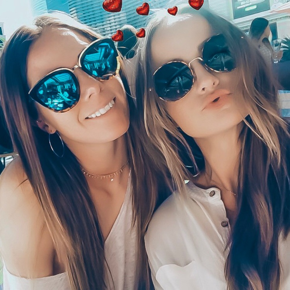 Meet your Posher, Hilary